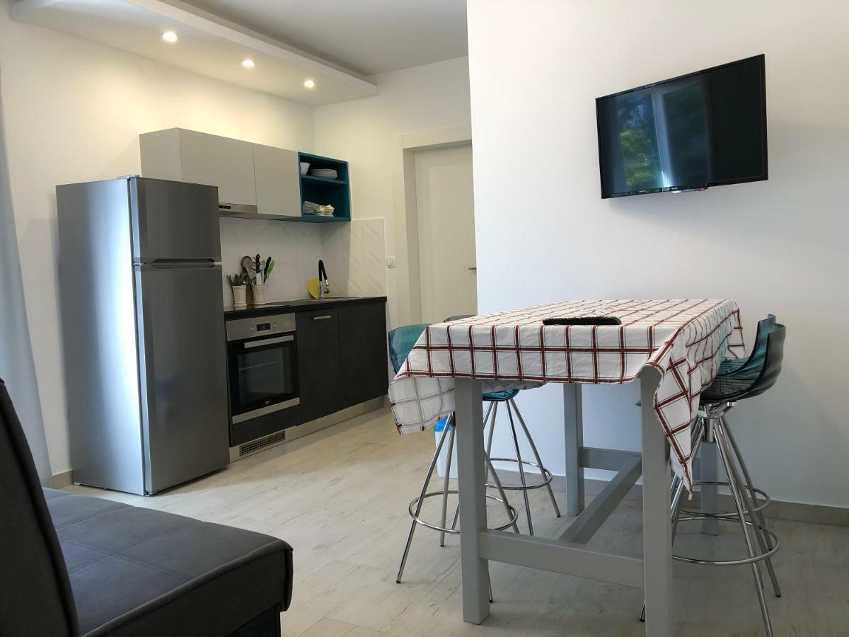 Adriatic House Apartment โนวาลยา ภายนอก รูปภาพ