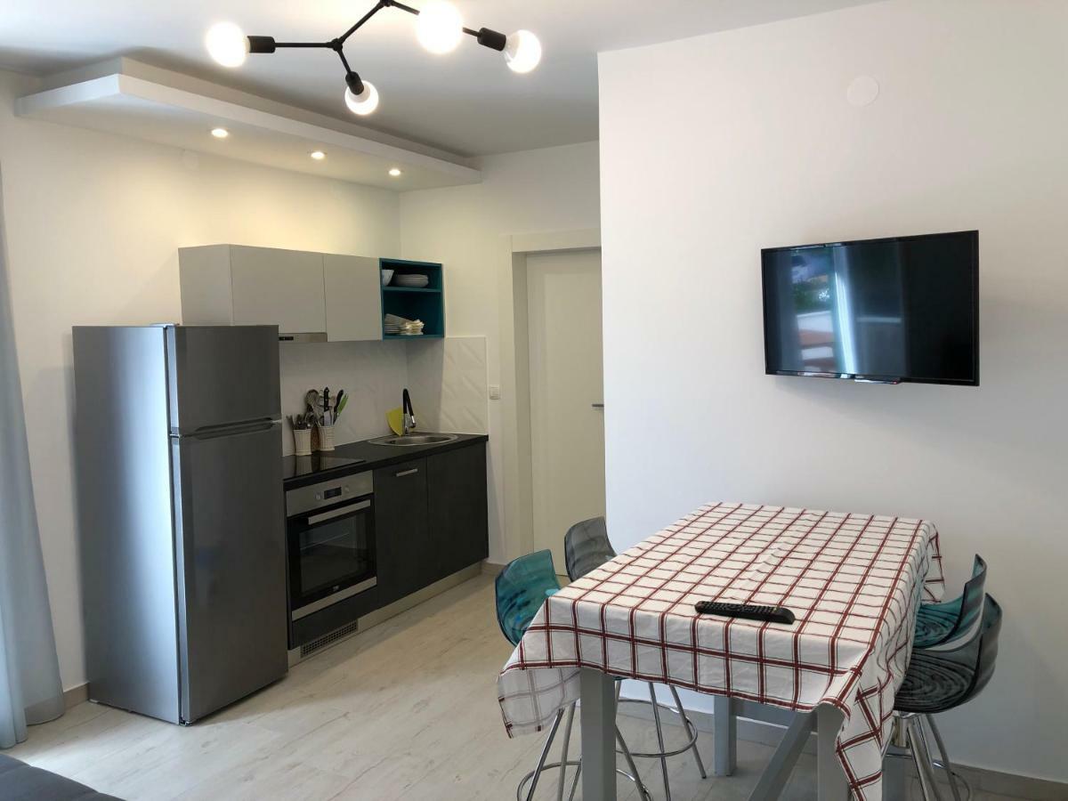 Adriatic House Apartment โนวาลยา ภายนอก รูปภาพ